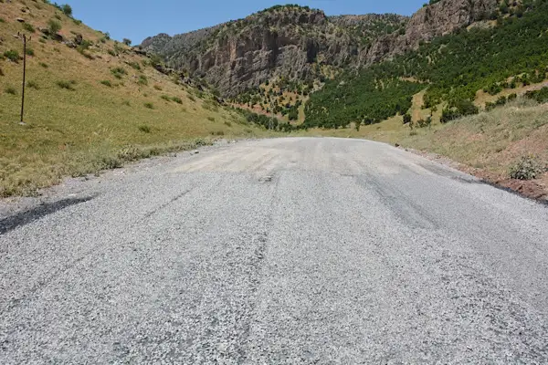 Siirt’in Pervari ilçesindeki köy yolu çalışmaları tamamlandı