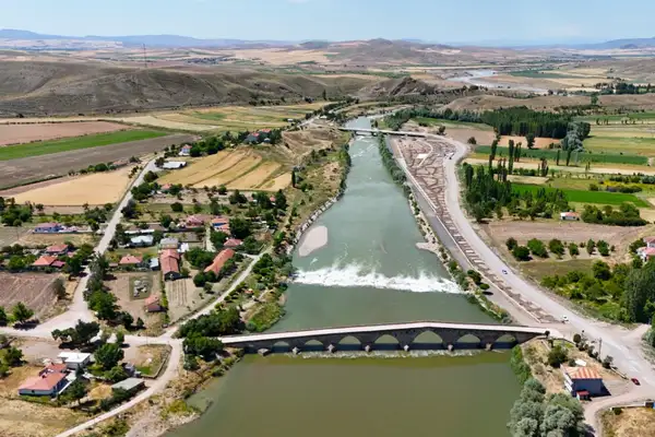 Kayseri’de Şahruh Köprüsü yanına 25 bin metrekarelik rekreasyon alanı