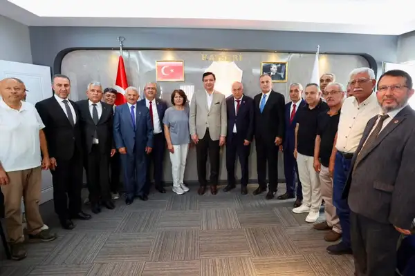 Arıkan, TESUD'u ziyaret ederek emekli subay ve astsubaylarla bir araya geldi