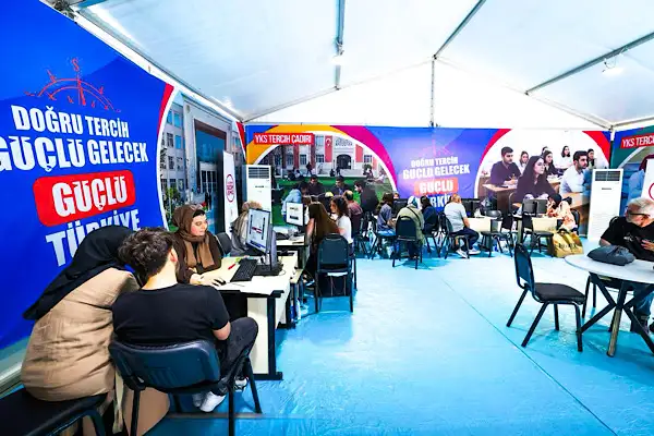 Ümraniye’de üniversite adaylarına ücretsiz tercih danışmanlığı hizmeti veriliyor