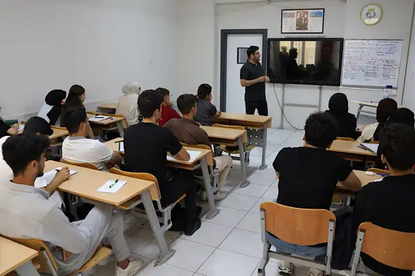 Haliliye'de üniversite adaylarına ücretsiz yaz kursu düzenleniyor