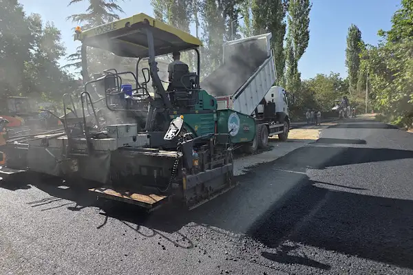 Kayseri’de sıcak asfalt çalışması işlemi başlatıldı