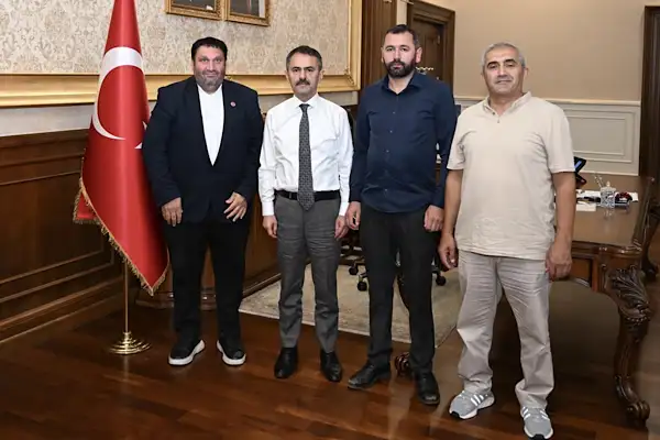 Gebze Kirazpınar Mahallesi Cami Derneği’nden Vali Aktaş’a ziyaret
