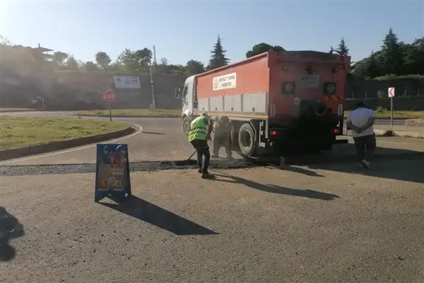 TİSKİ, altyapı çalışmaları sonrası yol onarımlarını sürdürüyor