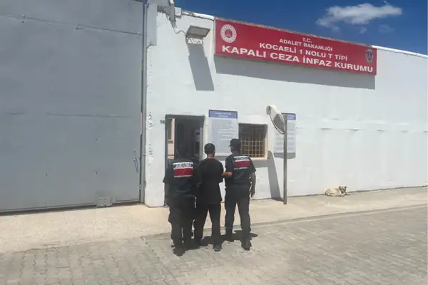 Kocaeli’de 15 yıl hapis cezası bulunan şahıs yakalandı