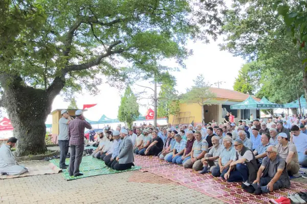 İzmit Kulmahmut Mahallesi'nde Mevlid programı gerçekleştirildi
