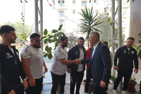 Gölcük Belediyespor Yağlı Güreş Takımı Kırkpınar’a uğurlandı