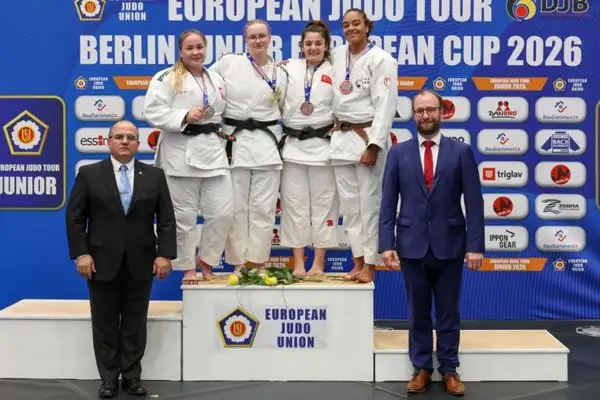 İzmir Büyükşehir Belediyesi Spor Kulübü ilk yarıda 205 madalya kazandı