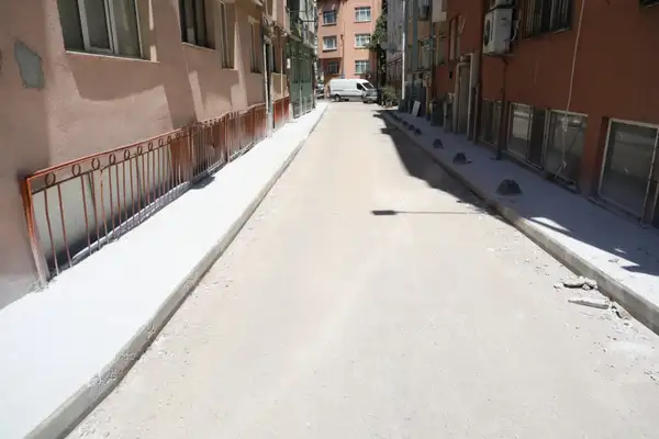 Turgut ve Kozluk’ta kaldırım yenileme çalışması tamamlandı