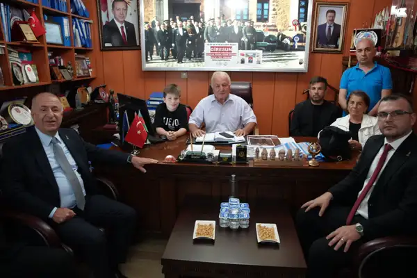 Özdağ, Giresun Esnaf ve Sanatkarlar Odaları Birliği'ni ziyaret etti