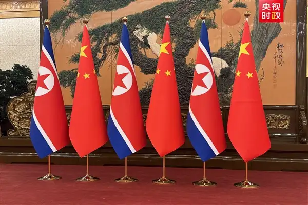 Xi Jinping, KDHC Başbakanı Pak Thae Song’u kabul etti