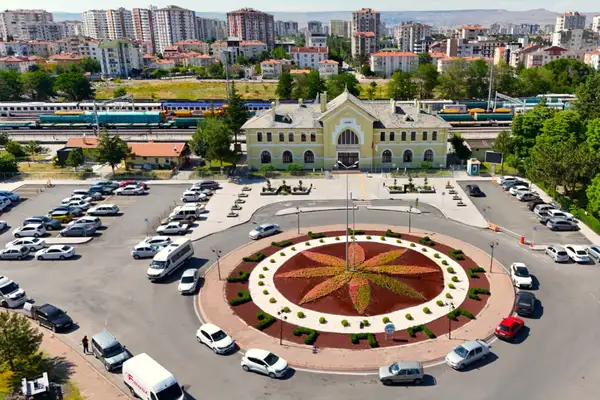 Kayseri'de çevre rengarenk çiçeklerle donatılıyor