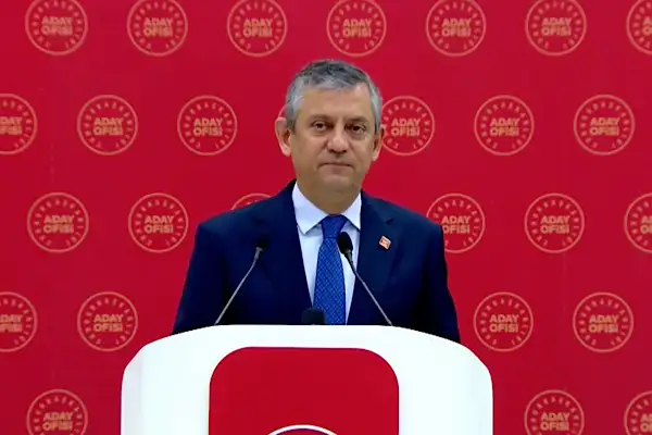 Özgür Özel ve 91 milletvekili CHP’den ayrıldı