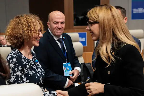 Bulgaristan Dışişleri Bakanı Petrova, Ankara'daki NATO Zirvesi'ne katıldı