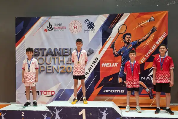 Bursa Büyükşehir Belediyesporlu badmintonculardan İstanbul'da 6 madalya
