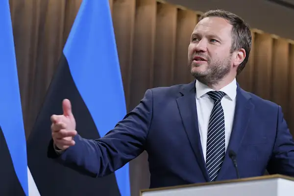 Tsahkna, Letonya Cumhurbaşkanı Rinkevics ile bir araya geldi