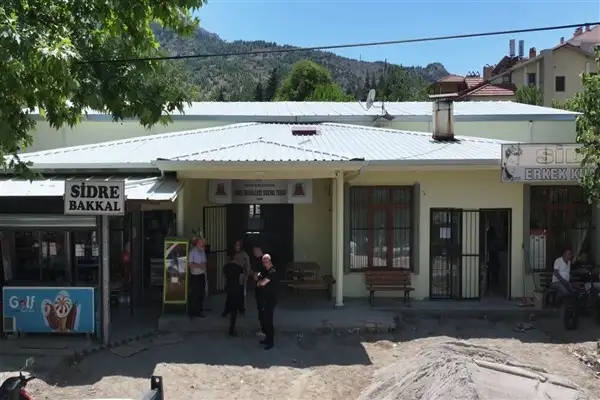 sparta’da Sidre Mahallesi Sosyal Tesisi yenileniyor