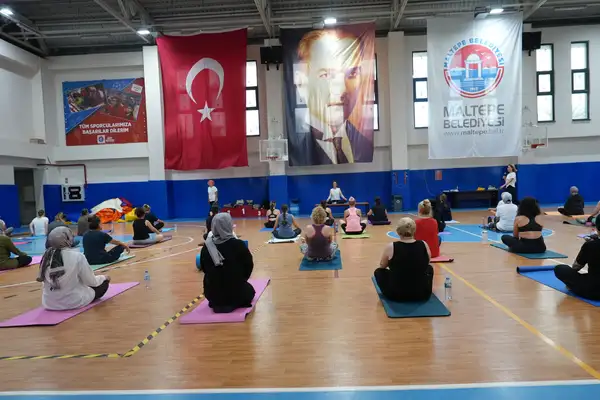 Maltepe Belediyesi'nden kadınlara ücretsiz yoga desteği