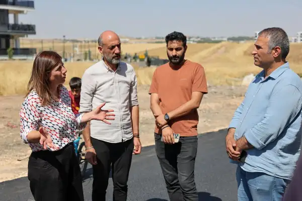 Eşbaşkan Bucak, altyapı ve peyzaj çalışmalarını sahada inceledi