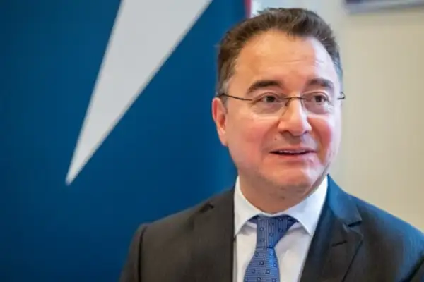 Babacan, VNL şampiyonu A Milli Kadın Voleybol Takımı'nı kutladı