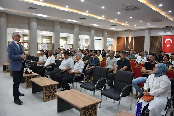 Batman'da Eğitim Kurumları Yönetici Yetiştirme Programı başladı