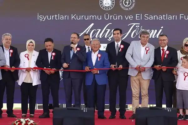 Kayseri'de İşyurtları Ürün ve El Sanatları Fuarı kapılarını açtı