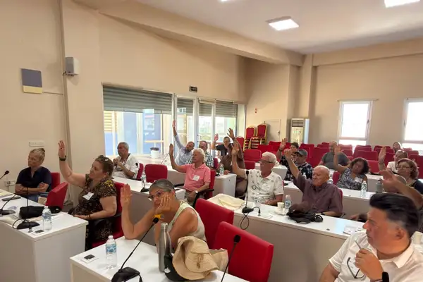 İzmir'de Yurttaş Meclisleri büyüyor: 12 ilçede 89 yeni politika önerisi kabul edildi