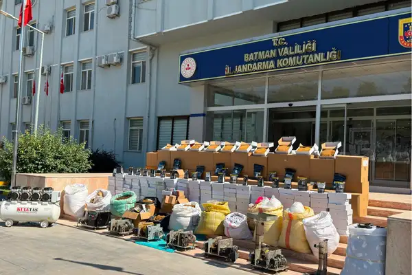 Batman'da kaçakçılık operasyonunda tütün ve makaron ele geçirildi