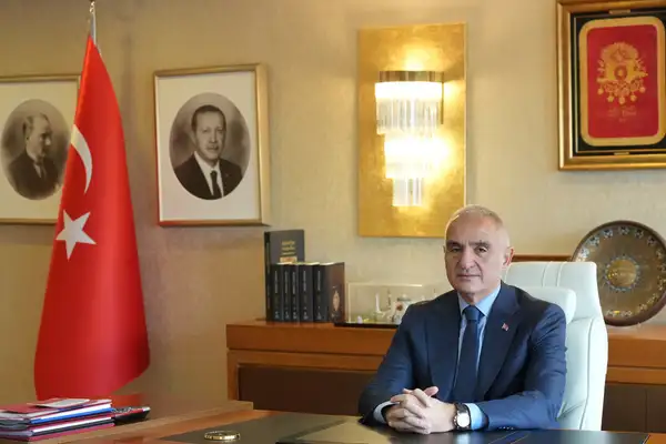 Ersoy: Atatürk’ü ve bütün kahramanlarımızı saygıyla anıyorum