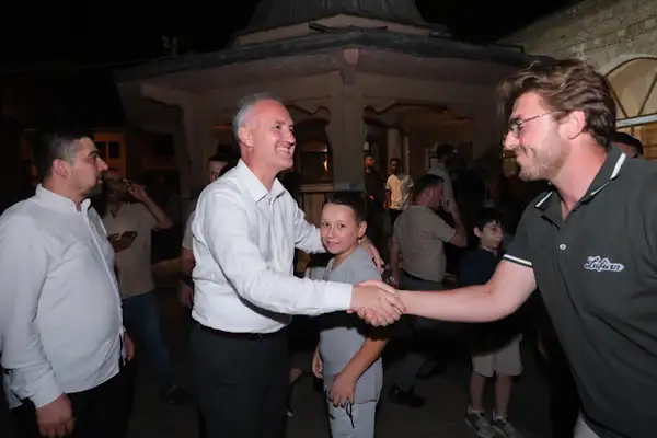 İnegöl’de Mevlid Kandili’nde bin 500 kişilik helva ikram edildi
