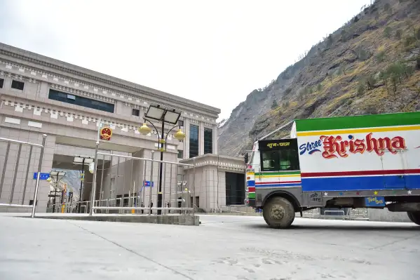 Xi’den Xizang’daki heyelanın ardından arama kurtarma talimatı