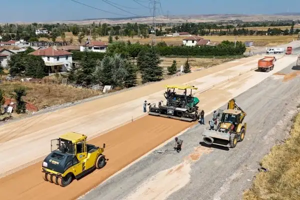 Eskişehir’de 100 Yıl Bulvarı’nda asfalt çalışması