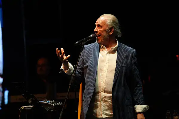  Fatih Erkoç, Uluslararası Bursa Festivali kapsamında sahne aldı