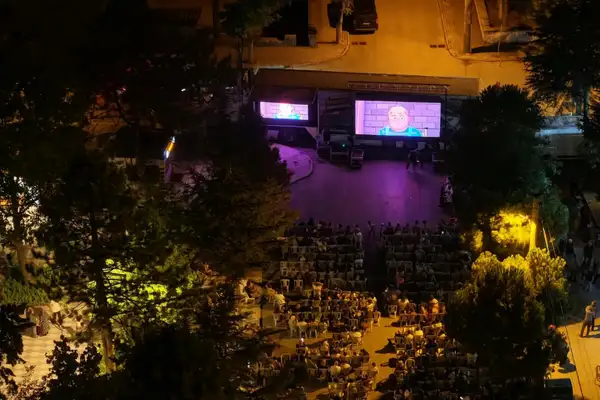 Anadolu Mahallesi’nde çocuklar açık hava sinemasında buluştu