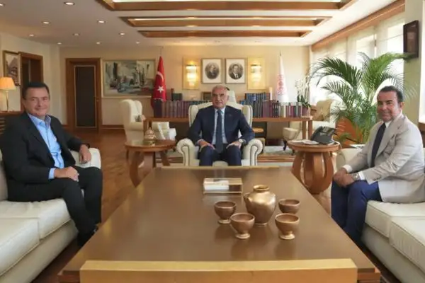 Bakan Ersoy, Acun Ilıcalı ile bir araya geldi