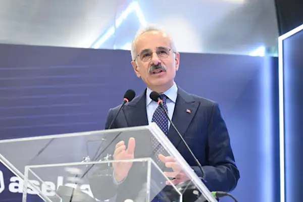 Uraloğlu, AK Parti heyetiyle Bakanlıkta görüştü