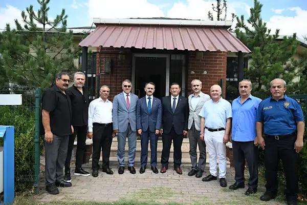  Vali Aktaş, Çayırova Muhtarlar Derneği'ni ziyaret etti