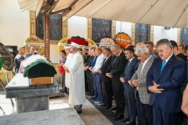Vali Aktaş, Refika Cantürk’ün cenaze namazına katıldı