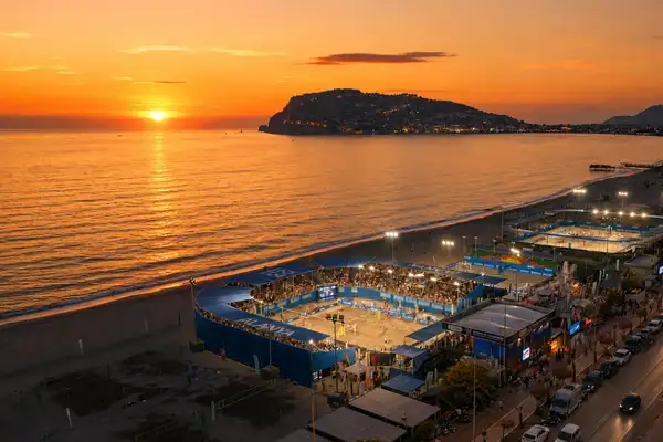 FIVB Plaj Voleybolu Antrenörlük Kursu Alanya'da başlıyor