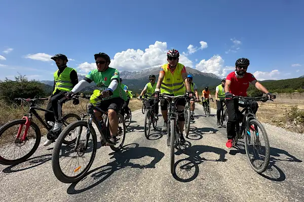 Konya’da Bisikletliler Beyşehir rotasında 42 kilometre pedal çevirdi