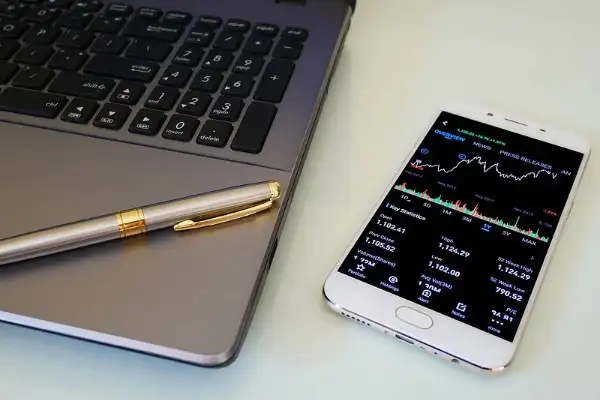 BIST 100 endeksi haftanın son işlem gününü yüzde 0,82 yükselişle tamamladı