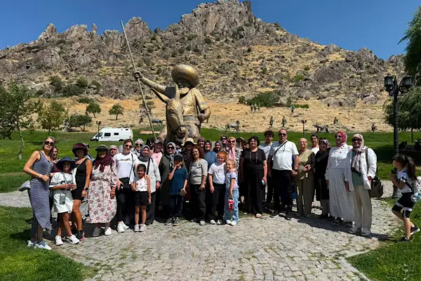 Eskişehir’de kadınlar tarihi ve kültürel alanları ziyaret ediyor