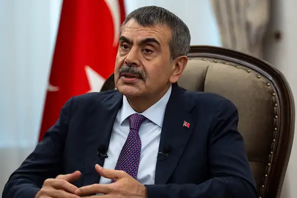 Tekin: Atatürk’ü ve aziz şehitlerimizi saygı ve rahmetle yad ediyorum