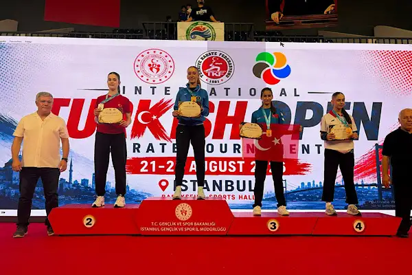 Naz Kayadere, Turkish Open Karate Turnuvası’nda şampiyon oldu