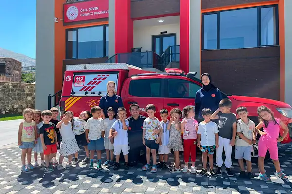  Kayseri’de miniklere yangın ve deprem tatbikatı eğitimi verildi