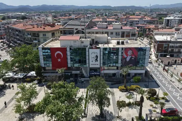 Menderes Belediyesi'nden kamuoyuna açıklama: Eski duyuru yeni soruşturmayla ilgili değil