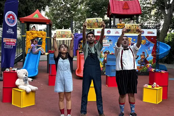 Çocuk Tiyatroları yaz akşamlarını renklendirmeye devam ediyor