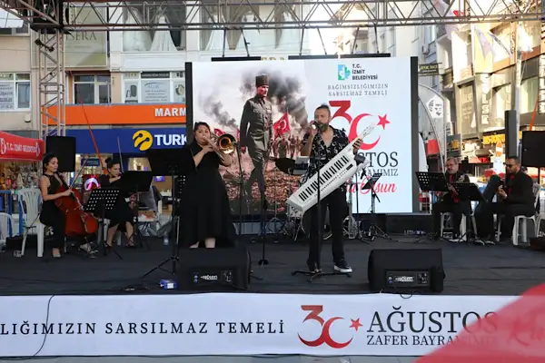 İzmit’te 30 Ağustos Zafer Bayramı etkinliklerle kutlandı