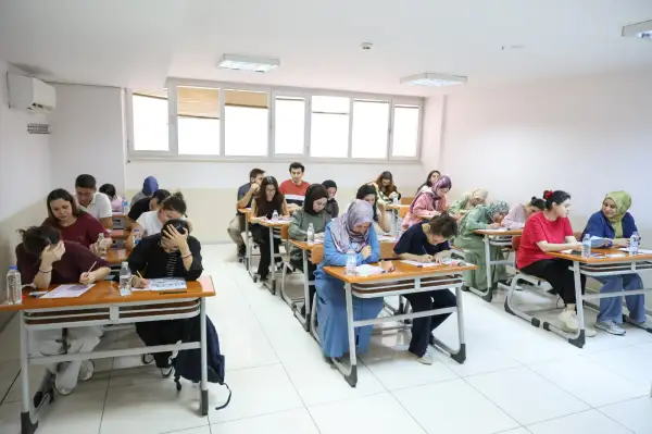 Bursa'da memur adaylarına KPSS provası: Yaklaşık 2 bin 500 aday katıldı