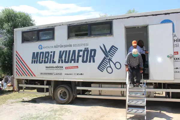 Mobil Kuaför Tırı yaylalarda vatandaşın ayağına gidiyor